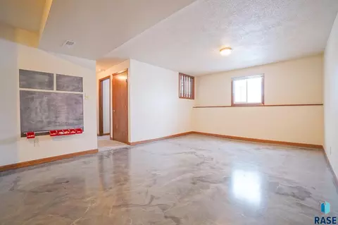 5105 S Drexel Dr, Sioux Falls, SD 57106 photo 10
