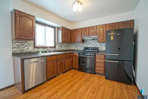 5105 S Drexel Dr, Sioux Falls, SD 57106 photo 5