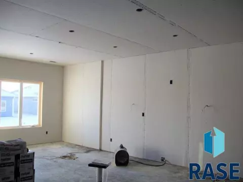 5505 E 64th St, Sioux Falls, SD 57108 photo 8
