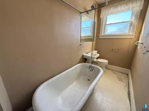 113 S Blanche Ave, Madison, SD 57042 photo 26