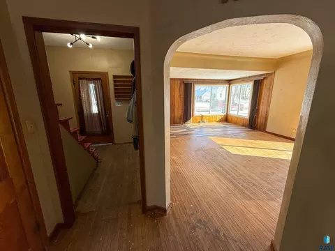 113 S Blanche Ave, Madison, SD 57042 photo 4