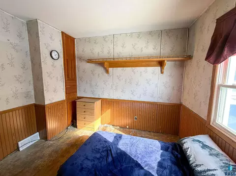 113 S Blanche Ave, Madison, SD 57042 photo 17