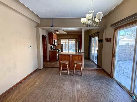113 S Blanche Ave, Madison, SD 57042 photo 9