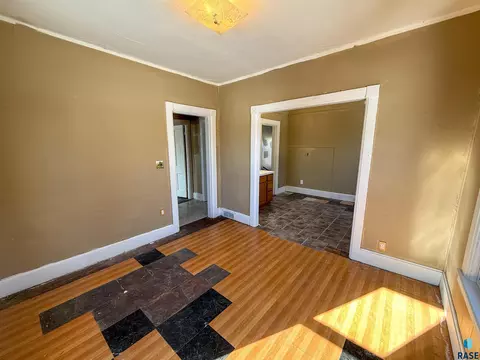 113 S Blanche Ave, Madison, SD 57042 photo 23