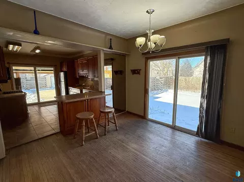 113 S Blanche Ave, Madison, SD 57042 photo 10