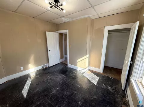 113 S Blanche Ave, Madison, SD 57042 photo 25