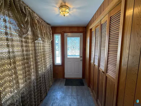 113 S Blanche Ave, Madison, SD 57042 photo 2
