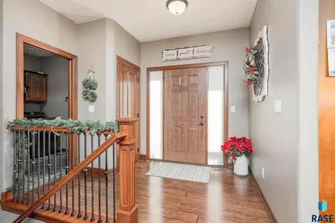 8212 E Willow Glen Cir, Sioux Falls, SD 57110 photo 18