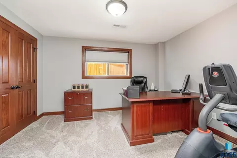 8212 E Willow Glen Cir, Sioux Falls, SD 57110 photo 21
