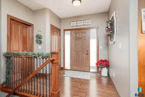 8212 E Willow Glen Cir, Sioux Falls, SD 57110 photo 17