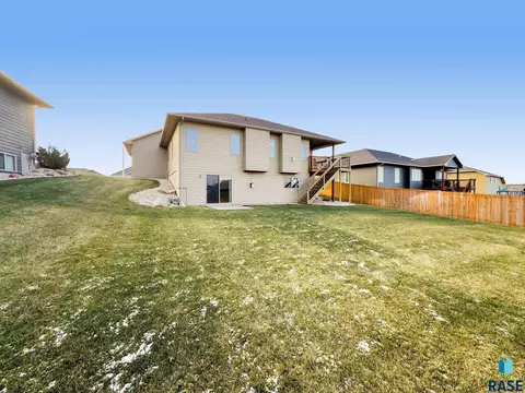 8212 E Willow Glen Cir, Sioux Falls, SD 57110 photo 29