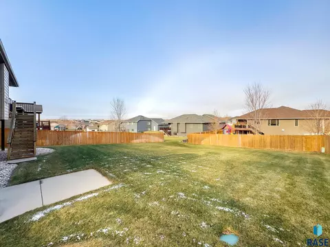 8212 E Willow Glen Cir, Sioux Falls, SD 57110 photo 27