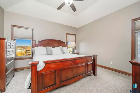 8212 E Willow Glen Cir, Sioux Falls, SD 57110 photo 12