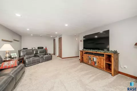 8212 E Willow Glen Cir, Sioux Falls, SD 57110 photo 20