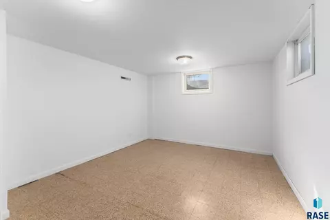 2700 E 13th St, Sioux Falls, SD 57103 photo 22