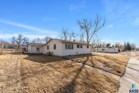 2700 E 13th St, Sioux Falls, SD 57103 photo 3