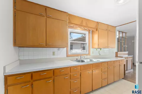 2700 E 13th St, Sioux Falls, SD 57103 photo 8