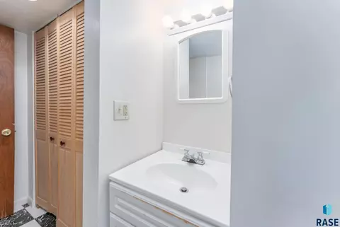 2700 E 13th St, Sioux Falls, SD 57103 photo 24