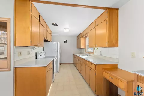 2700 E 13th St, Sioux Falls, SD 57103 photo 9