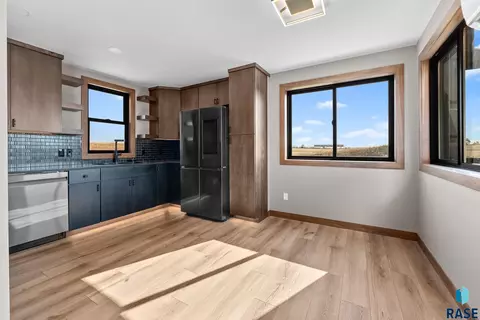 1809 E Wallin Cir, Sioux Falls, SD 57104 photo 5