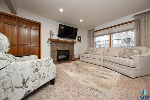 3104 E 33rd St, Sioux Falls, SD 57103 photo 9