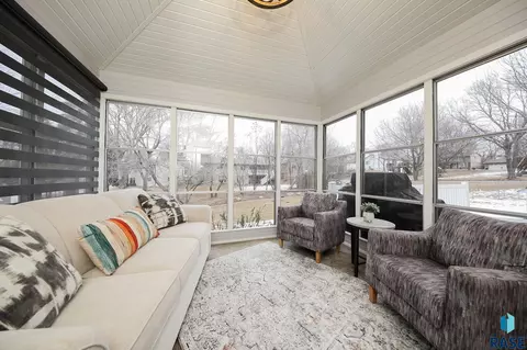 3104 E 33rd St, Sioux Falls, SD 57103 photo 3