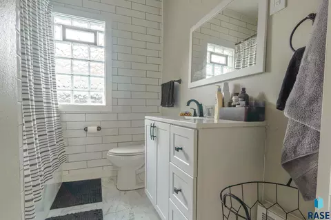 613 E 13th St, Sioux Falls, SD 57104 photo 10