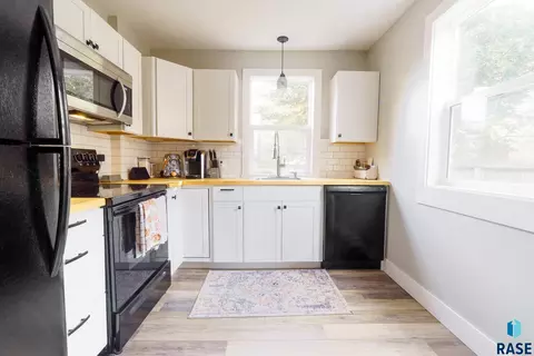 613 E 13th St, Sioux Falls, SD 57104 photo 6