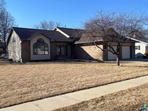 715 S Albert St, Freeman, SD 57029 photo 5