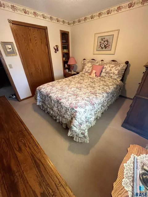 715 S Albert St, Freeman, SD 57029 photo 33