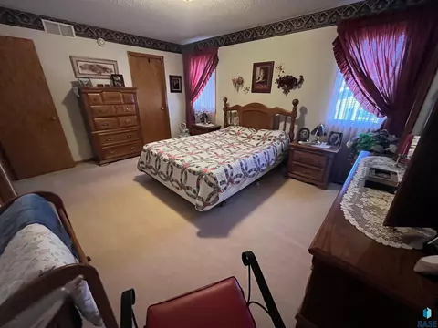 715 S Albert St, Freeman, SD 57029 photo 29