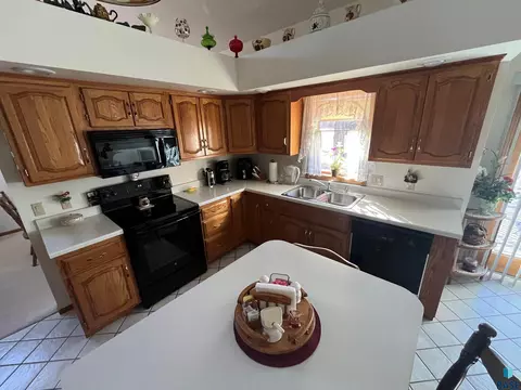 715 S Albert St, Freeman, SD 57029 photo 24