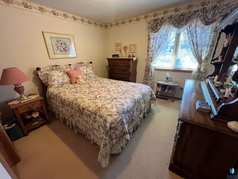715 S Albert St, Freeman, SD 57029 photo 32
