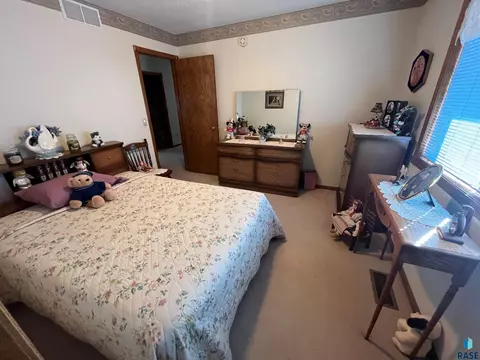 715 S Albert St, Freeman, SD 57029 photo 36