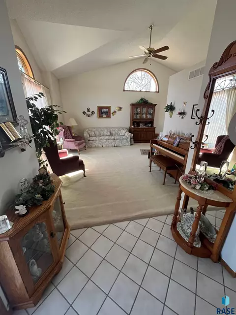 715 S Albert St, Freeman, SD 57029 photo 18