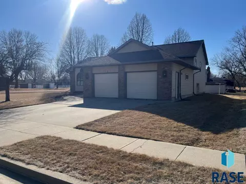 715 S Albert St, Freeman, SD 57029 photo 6