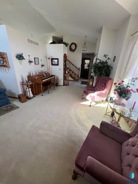715 S Albert St, Freeman, SD 57029 photo 16