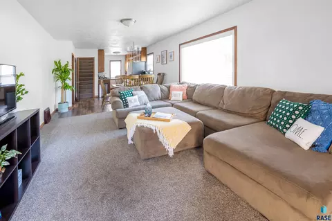 1309 E 5th St, Sioux Falls, SD 57103 photo 5