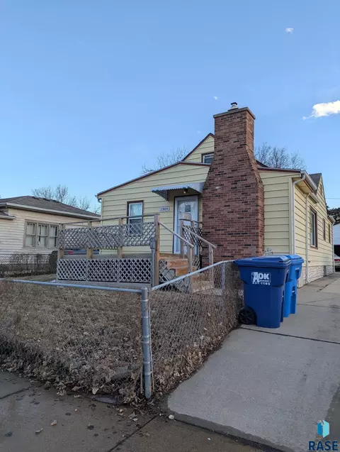1309 E 5th St, Sioux Falls, SD 57103 photo 2