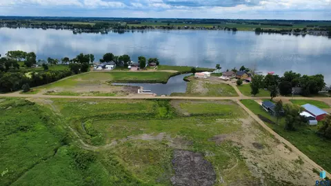 5 Dakota Ave, Madison, SD 57042 photo 28
