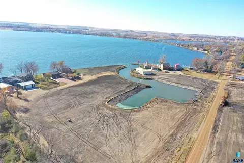 10 Crescent Ln, Madison, SD 57042 photo 10
