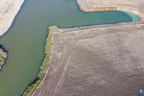 10 Crescent Ln, Madison, SD 57042 photo 6