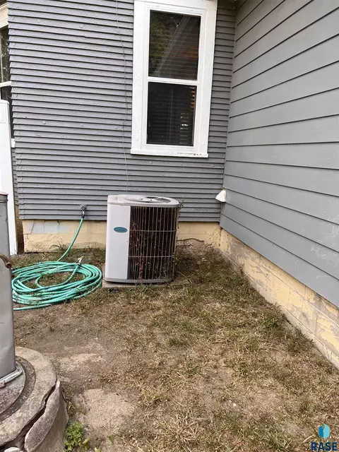 412 S Cherry St, Freeman, SD 57029 photo 29