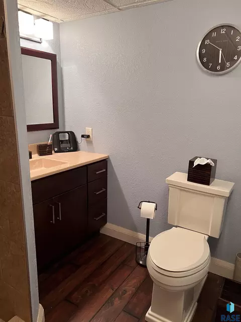 412 S Cherry St, Freeman, SD 57029 photo 22