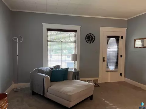 412 S Cherry St, Freeman, SD 57029 photo 3