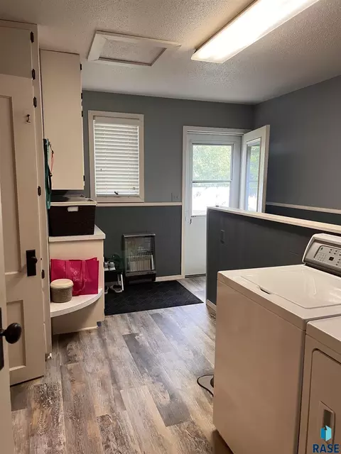 412 S Cherry St, Freeman, SD 57029 photo 10