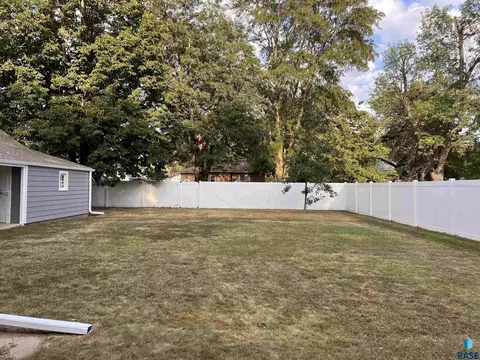 412 S Cherry St, Freeman, SD 57029 photo 30