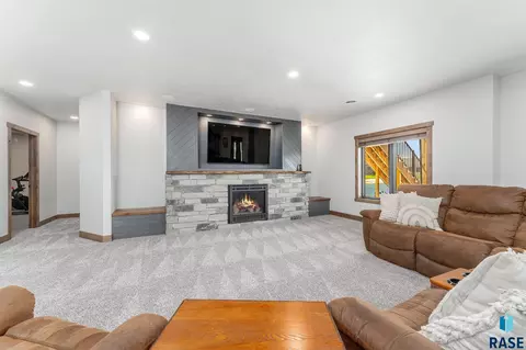 2415 N Reichelt Cir, Tea, SD 57064 photo 29