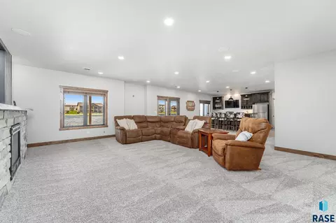 2415 N Reichelt Cir, Tea, SD 57064 photo 28