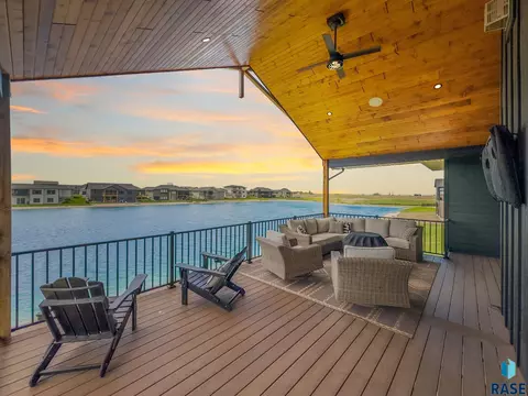 2415 N Reichelt Cir, Tea, SD 57064 photo 12
